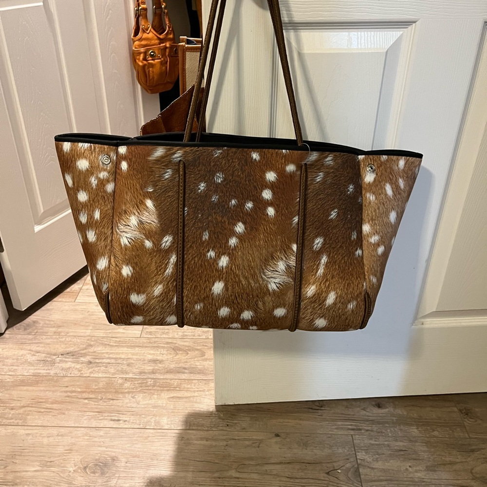 Cute deer print neoprene tote with matching wristlet